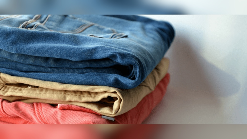 Do Fleas Stay on Clothes
